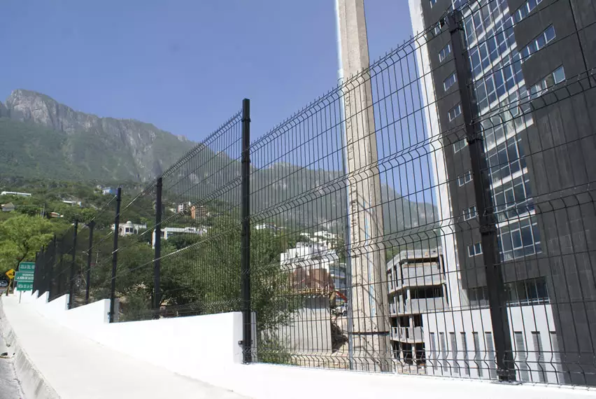 euroreja de acero en barda